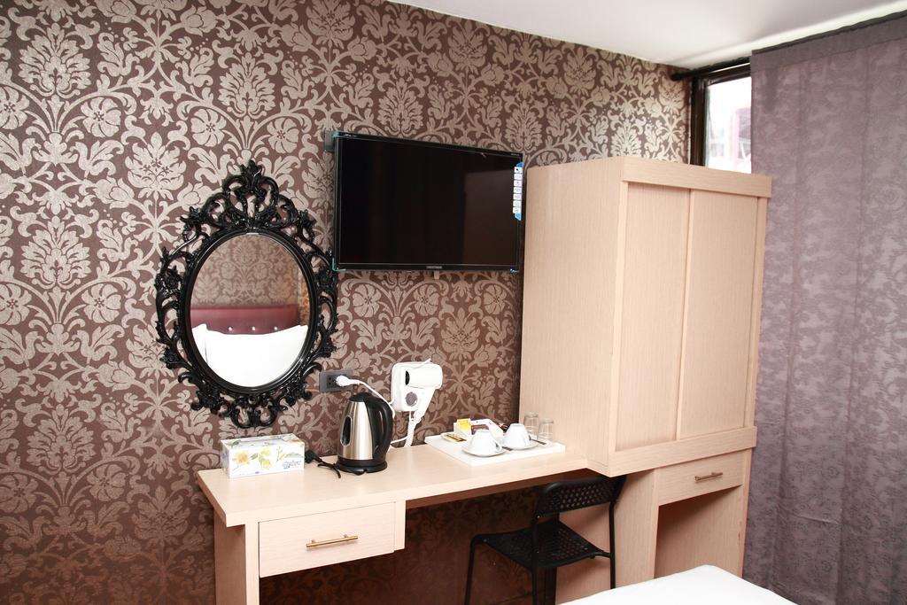 Harrys Suite Hotel Бангкок Экстерьер фото