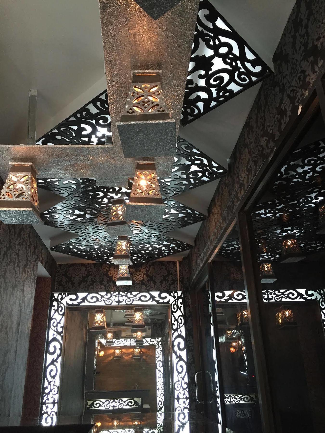Harrys Suite Hotel Бангкок Экстерьер фото