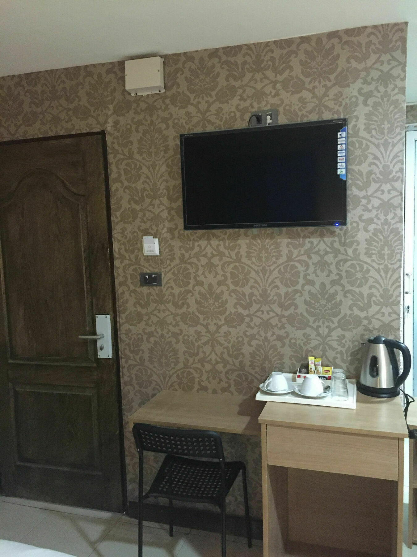 Harrys Suite Hotel Бангкок Экстерьер фото