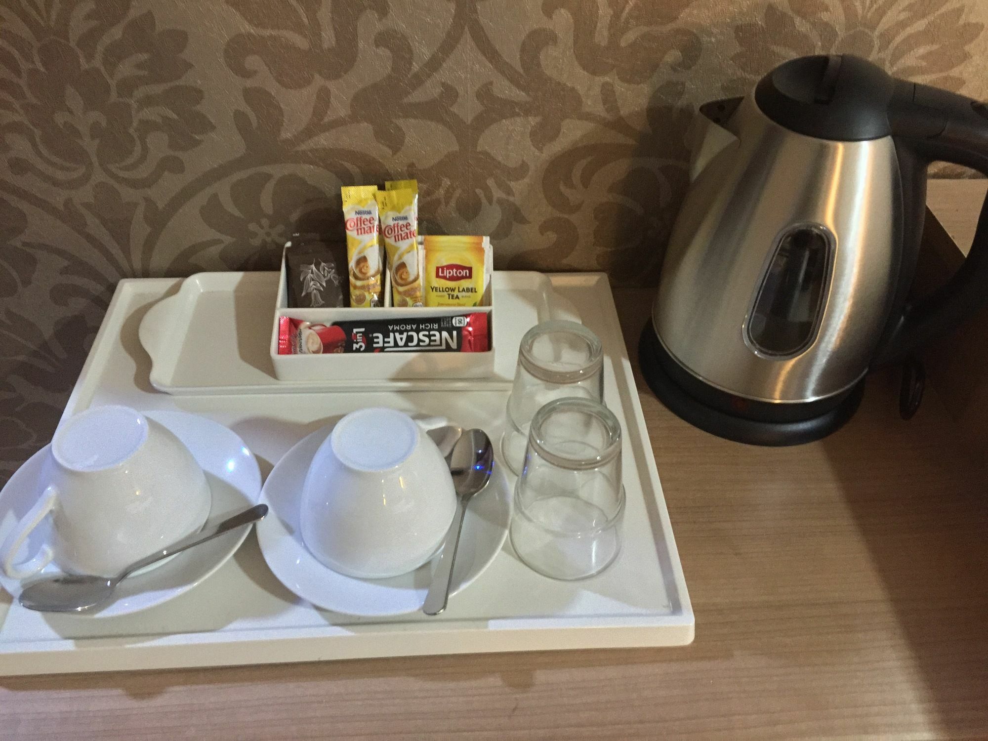 Harrys Suite Hotel Бангкок Экстерьер фото